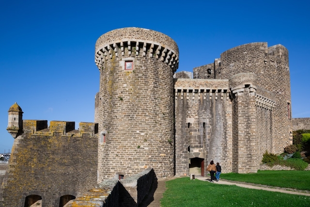 bes-castillo-de-brestcard-img