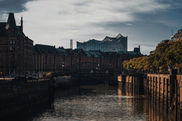 ham-elbphilharmoniecard-img