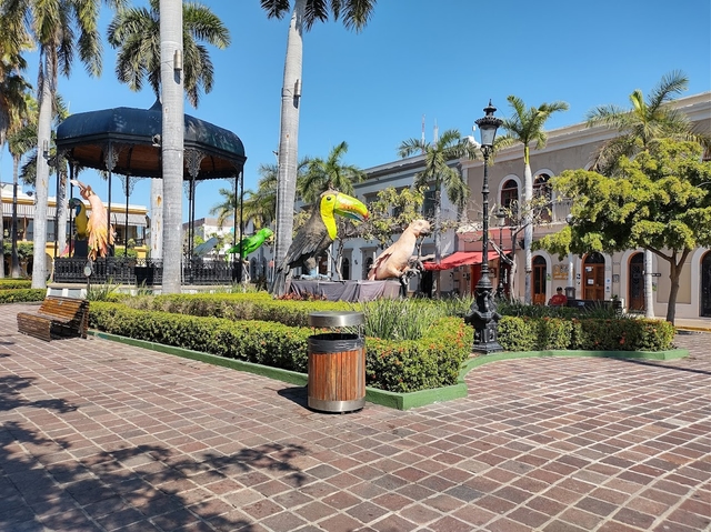 mzt-plaza-machadocard-img