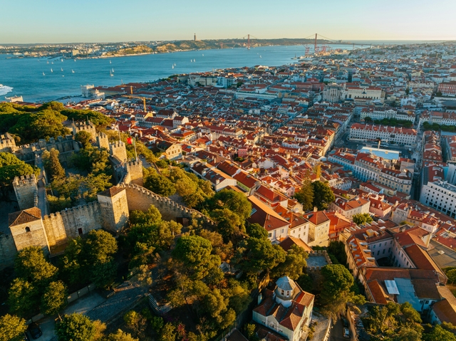 lis-castillo-de-san-jorgecard-img