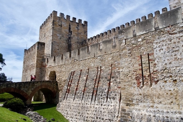 lis-castillo-de-san-jorgecard-img