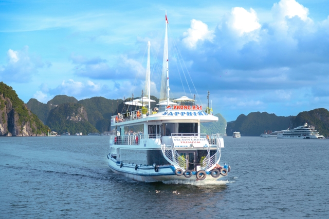 hkt-islas-similancard-img