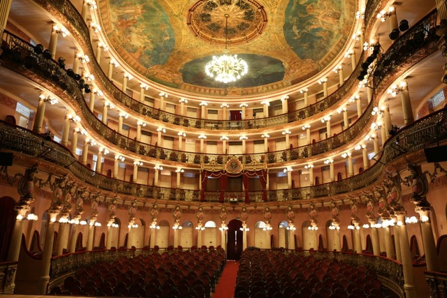 mao-teatro-amazonascard-img