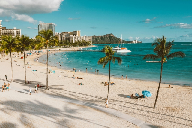 hnl-playa-waikikicard-img