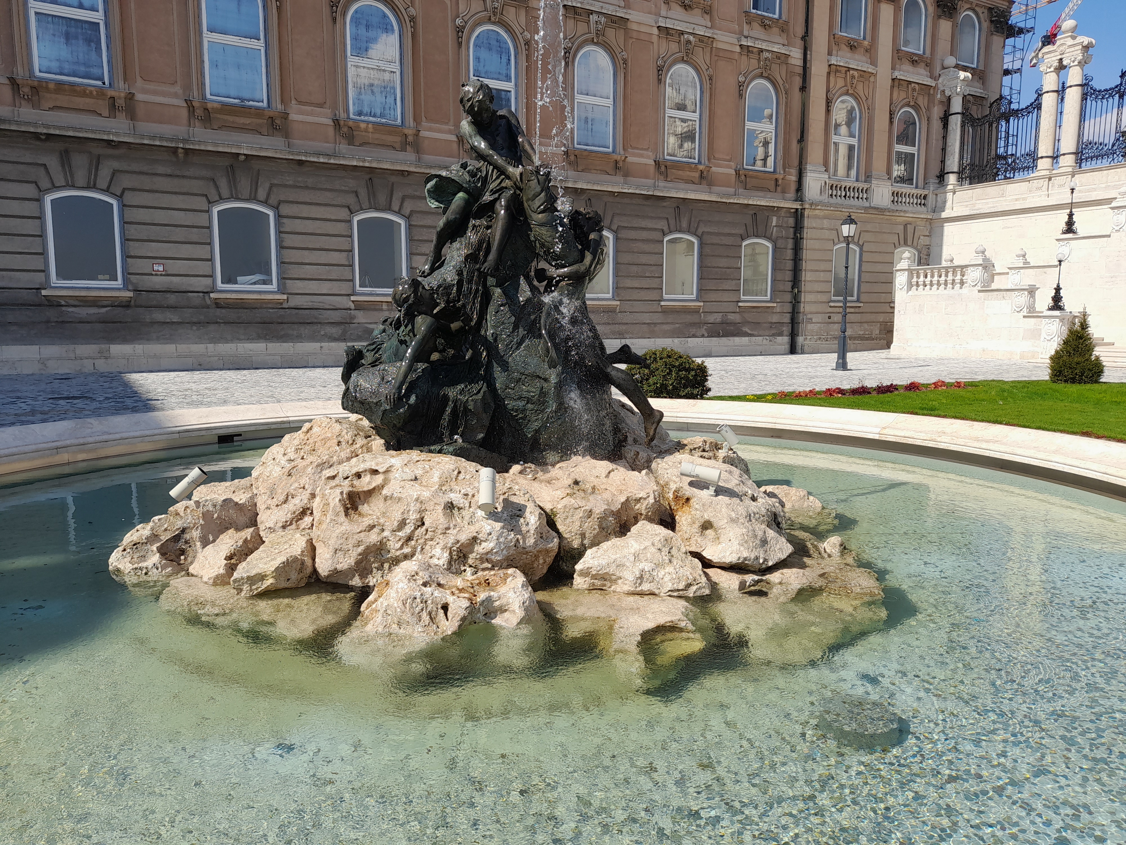 Quito-Budapest-main-image