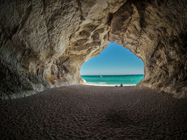 mbj-playa-doctor's-cavecard-img