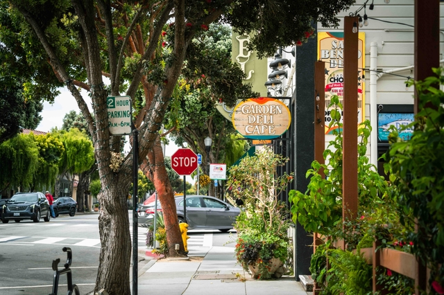 anu-bahía-de-half-mooncard-img