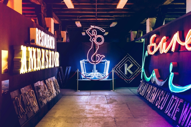 las-the-neon-museumcard-img